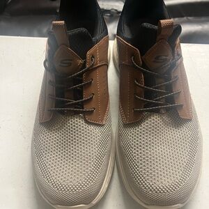 Skechers Men's Tan and Gray Sneakers